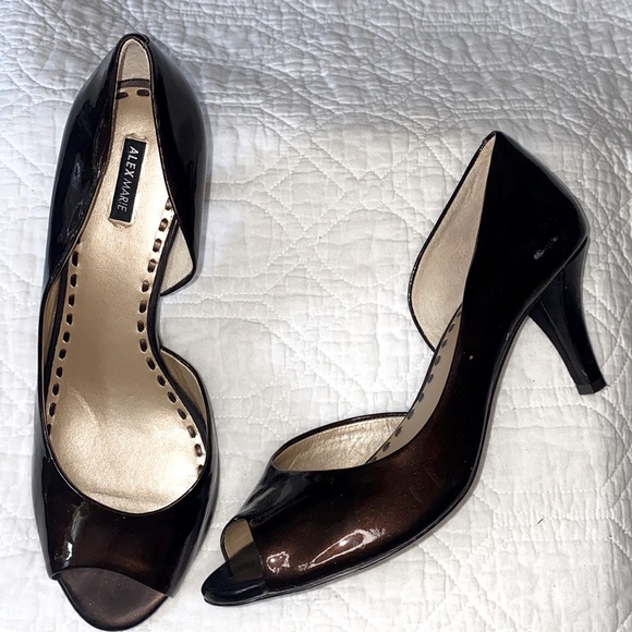 Alex Marie pumps brown patent leather peep toe style sz 9.5 - Picture 1 of 12
